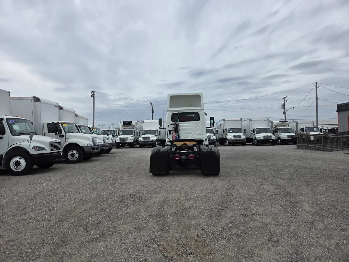 2019 International LT in St. Rose, LA — photo 5
