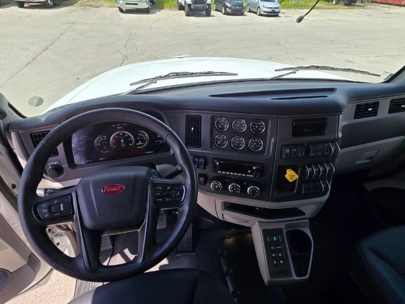 2027 Peterbilt 567 — photo 10
