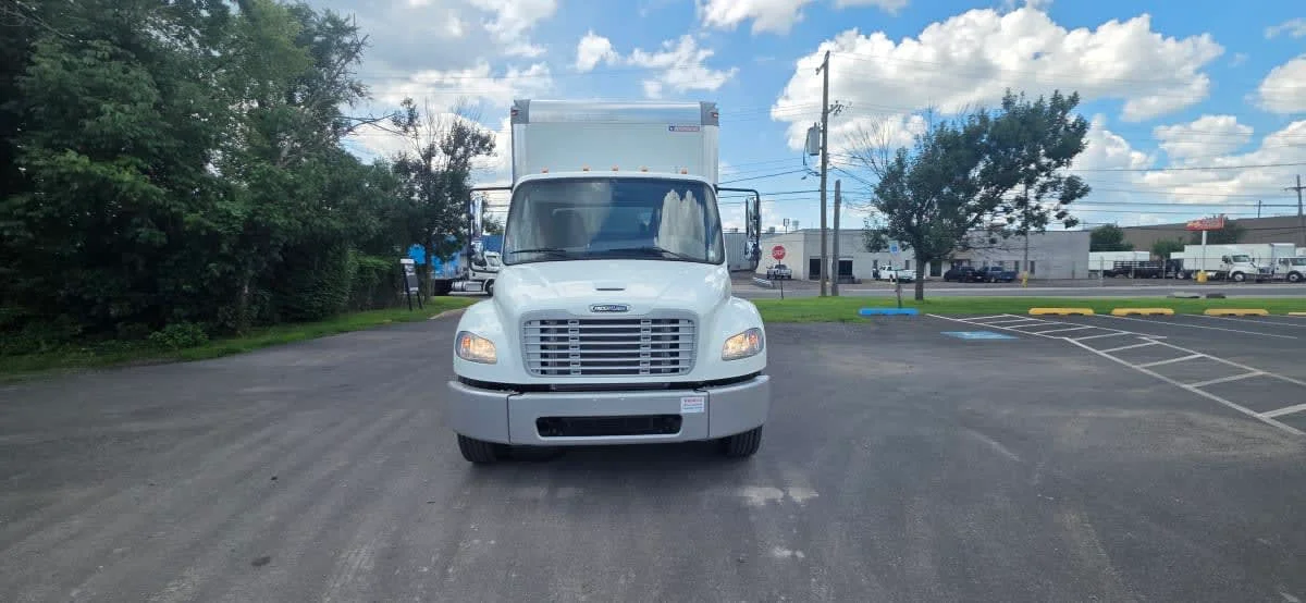 2016 Freightliner M2 106 in Bensalem, PA — photo 2
