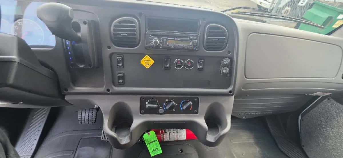 2016 Freightliner M2 106 in Bensalem, PA — photo 13