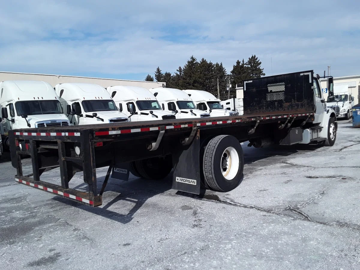 2017 Freightliner M2 106 - image 4