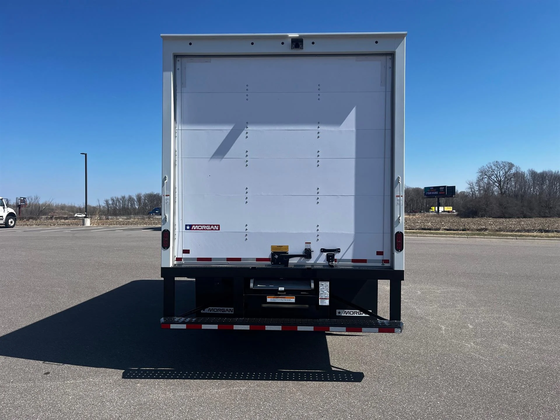 2026 Isuzu NRR in Inver Grove Heights, MN — photo 4