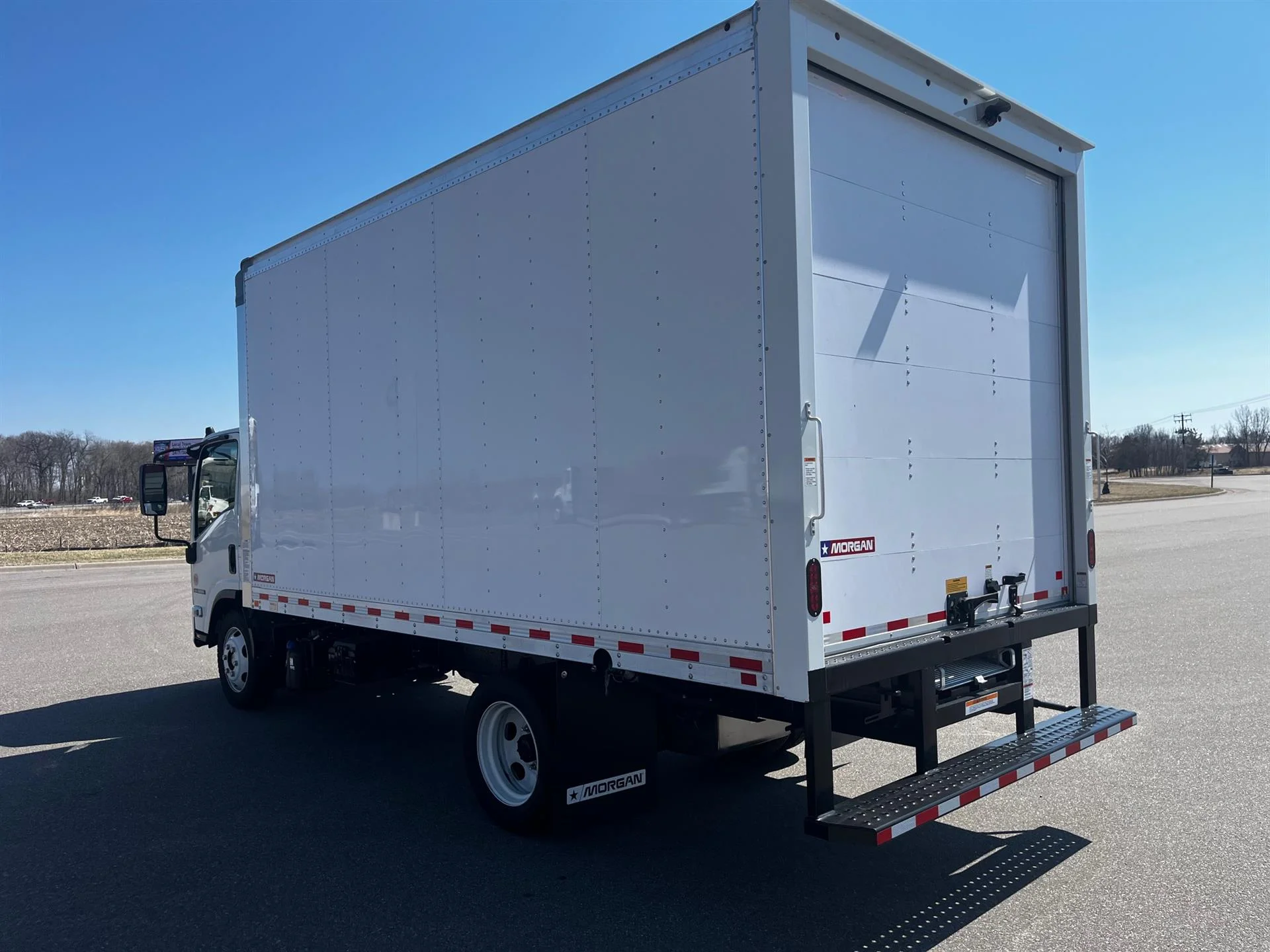2026 Isuzu NRR in Inver Grove Heights, MN — photo 5
