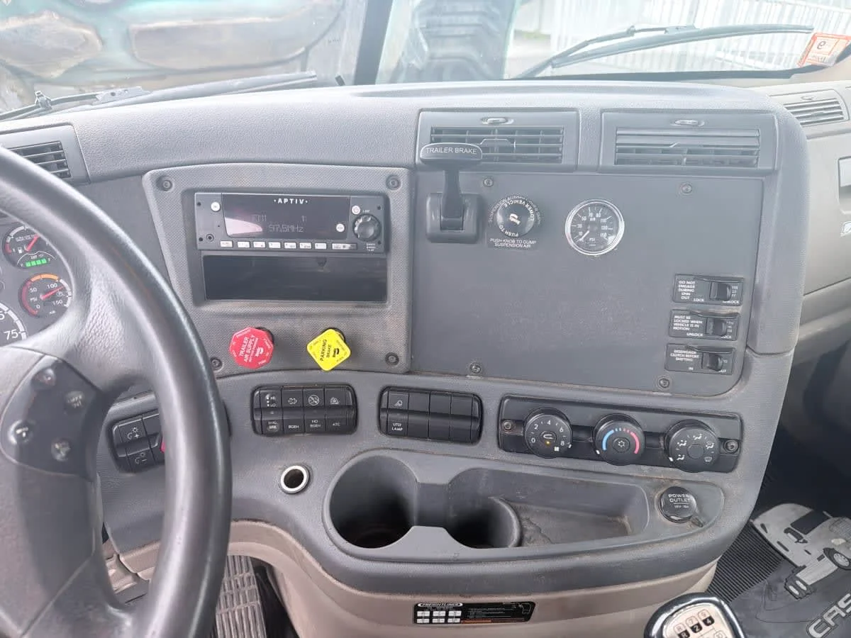 2017 Freightliner Cascadia in Syracuse, NY — photo 11