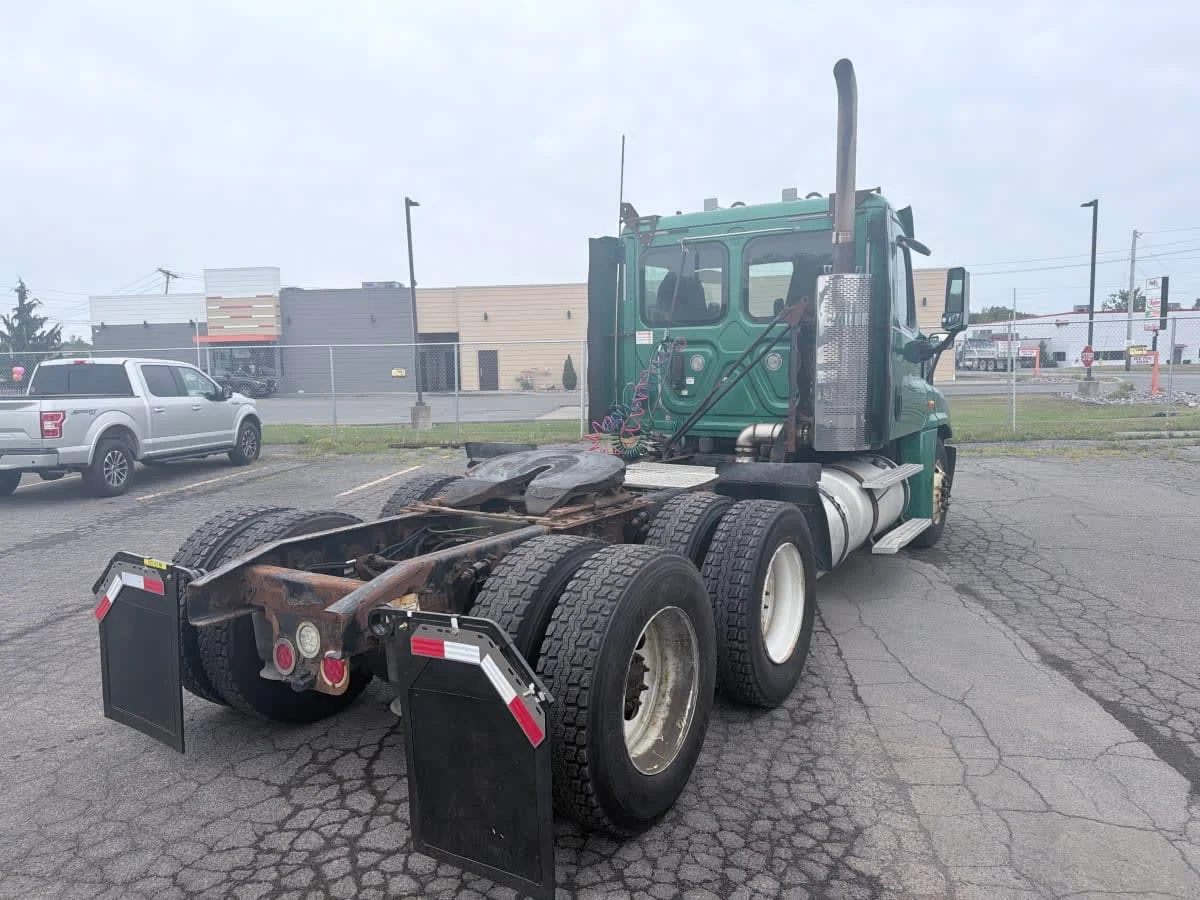 2017 Freightliner Cascadia in Syracuse, NY — photo 4