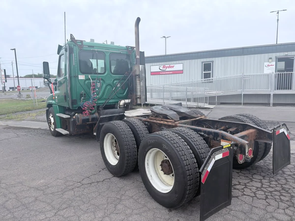 2017 Freightliner Cascadia in Syracuse, NY — photo 6