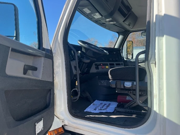 2019 Freightliner Cascadia in Greer, SC — photo 9