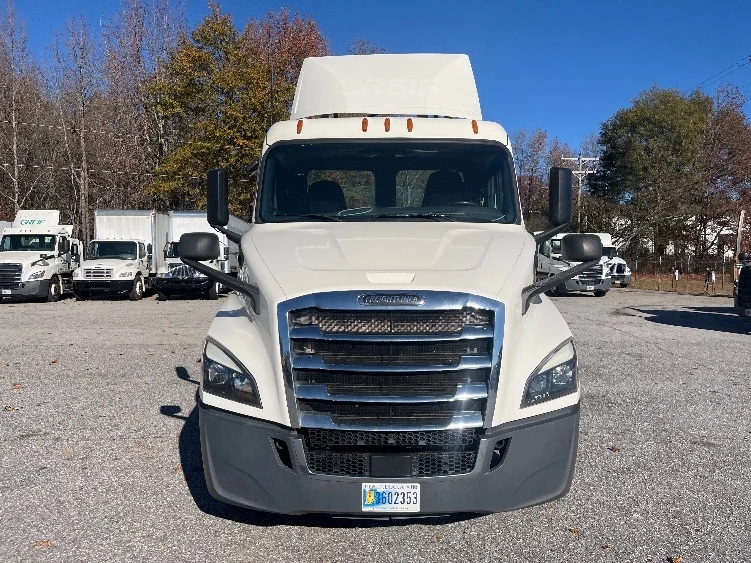 2019 Freightliner Cascadia in Greer, SC — photo 2