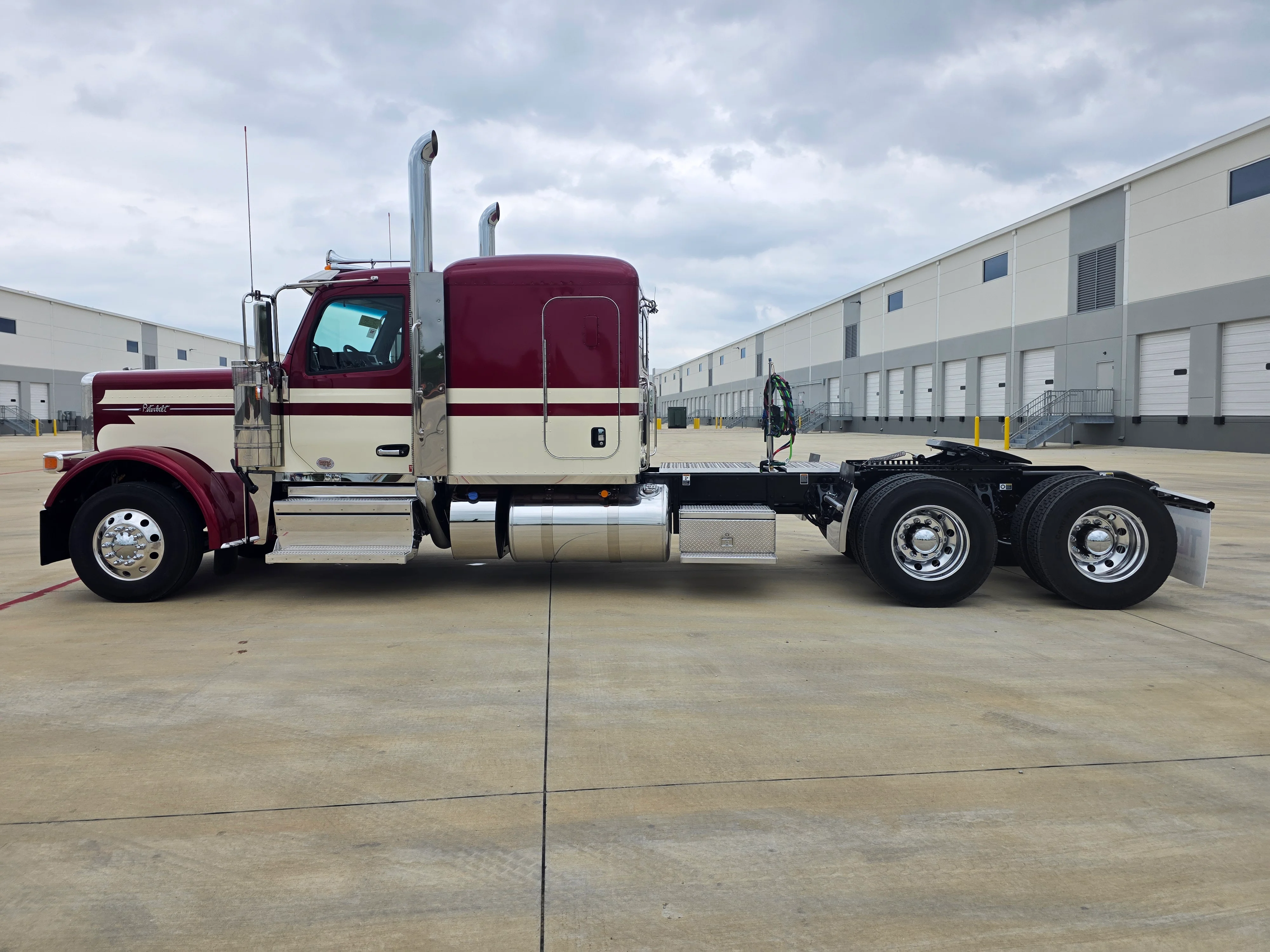 2027 Peterbilt 589 in Florence, SC — photo 2