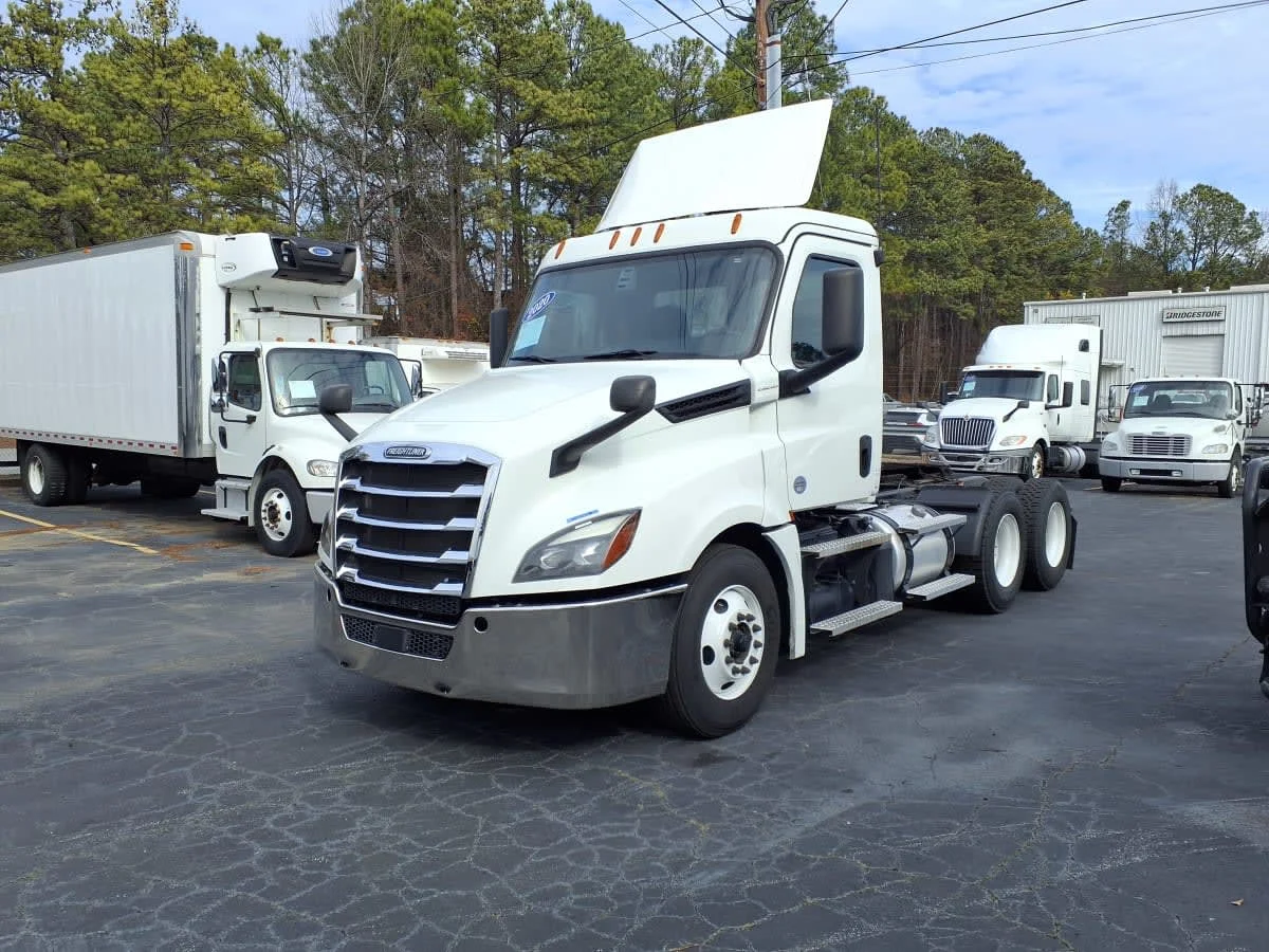 2020 Freightliner Cascadia in Doraville, GA — photo 3
