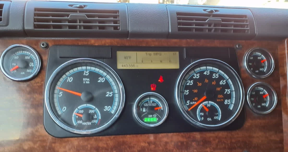 2019 Freightliner Cascadia - image 12