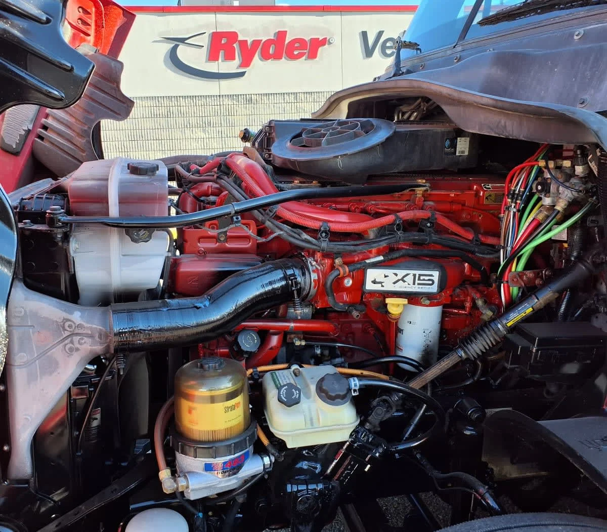 2019 Freightliner Cascadia - image 9