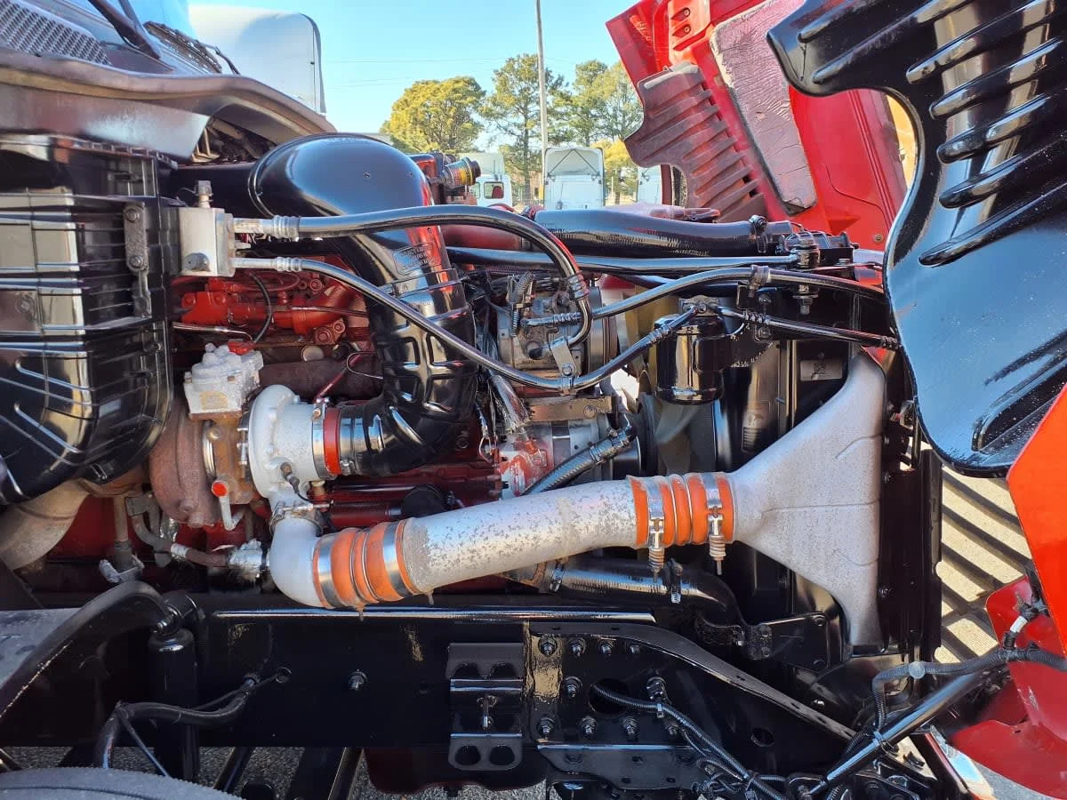 2019 Freightliner Cascadia - image 17