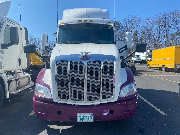 2020 Peterbilt 579 in Jessup, MD — photo 2