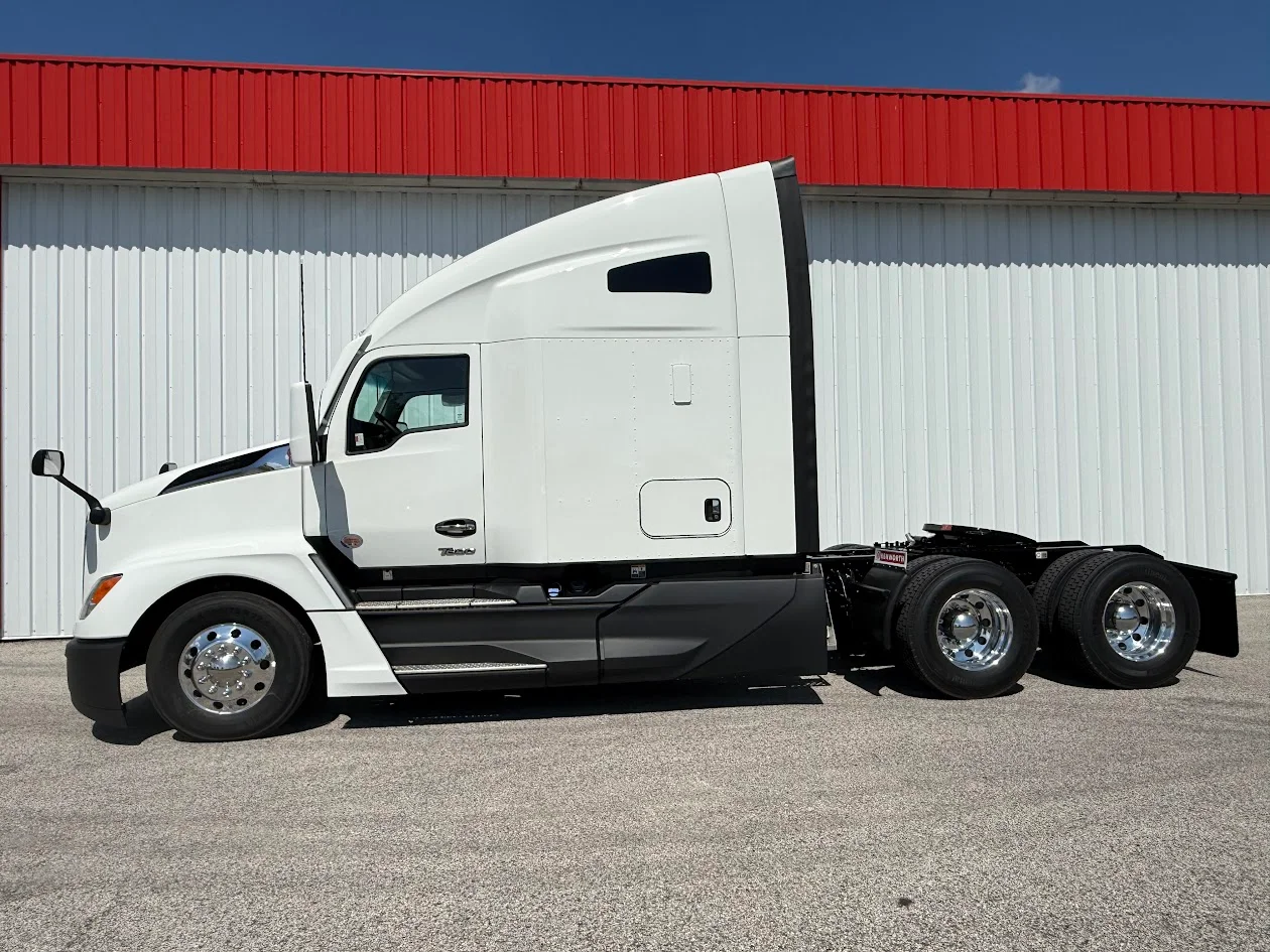 2027 Kenworth T680 in Fenton, MO — photo 5
