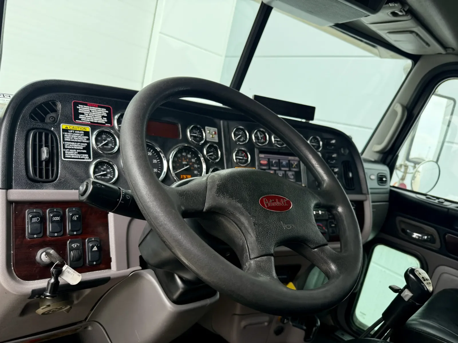 2016 Peterbilt 367 in New Lenox, IL — photo 15