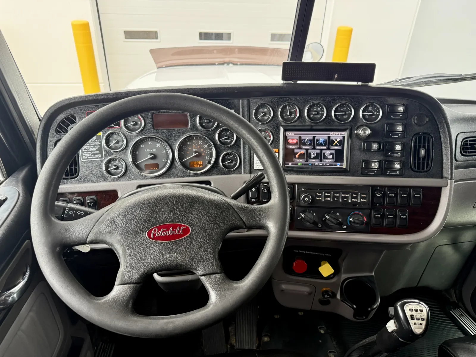 2016 Peterbilt 367 in New Lenox, IL — photo 16