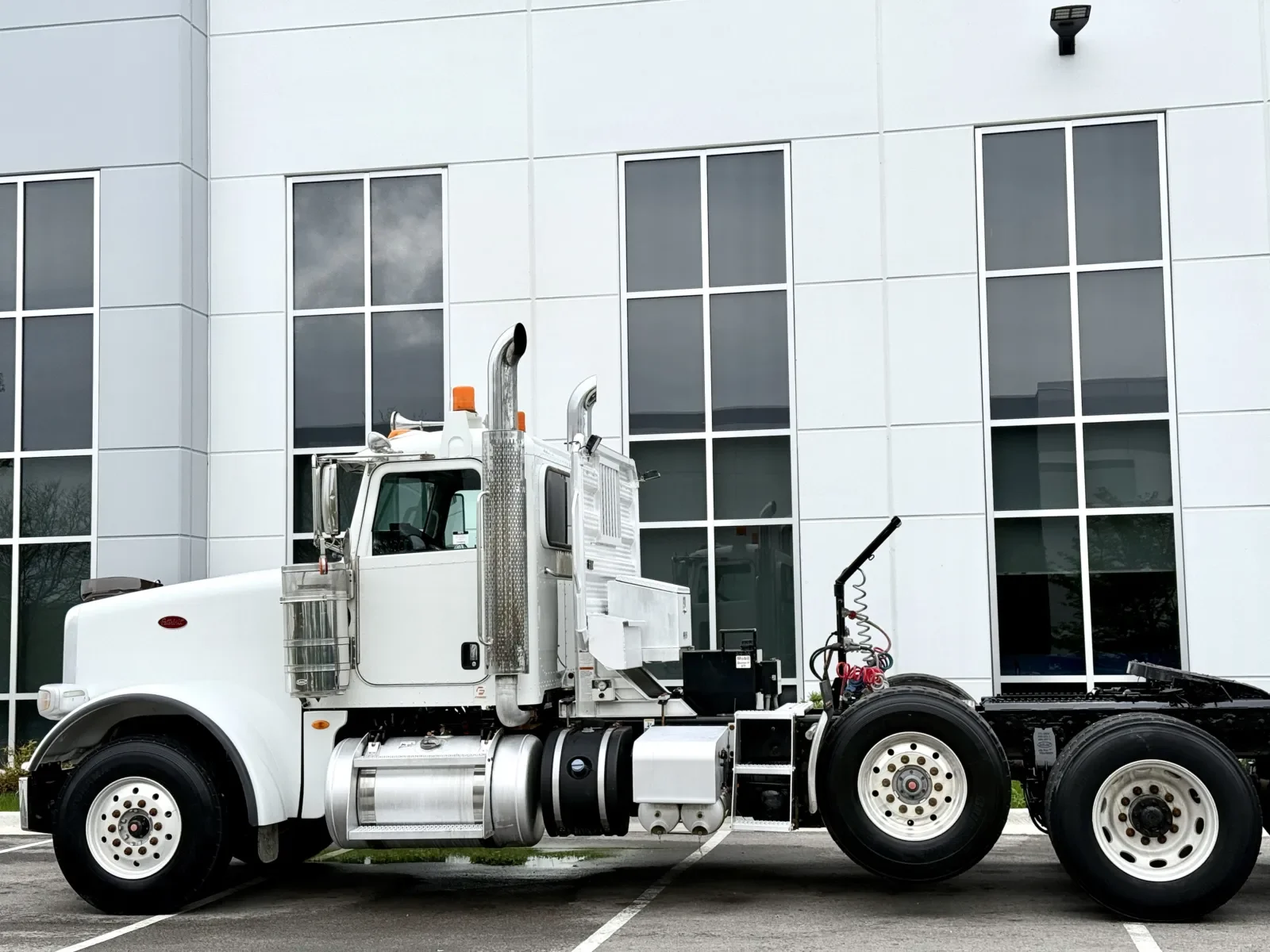 2016 Peterbilt 367 in New Lenox, IL — photo 8