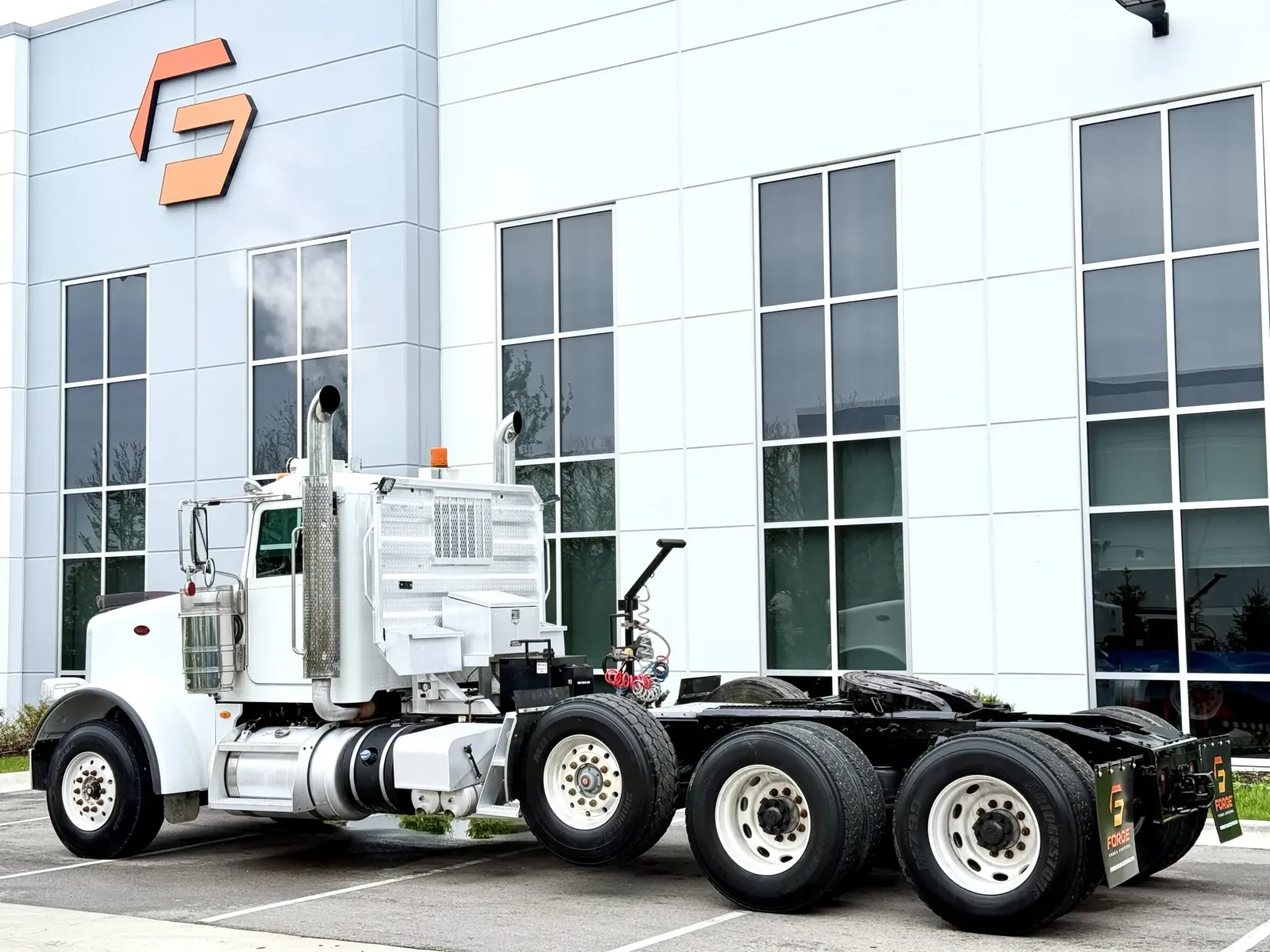 2016 Peterbilt 367 in New Lenox, IL — photo 6