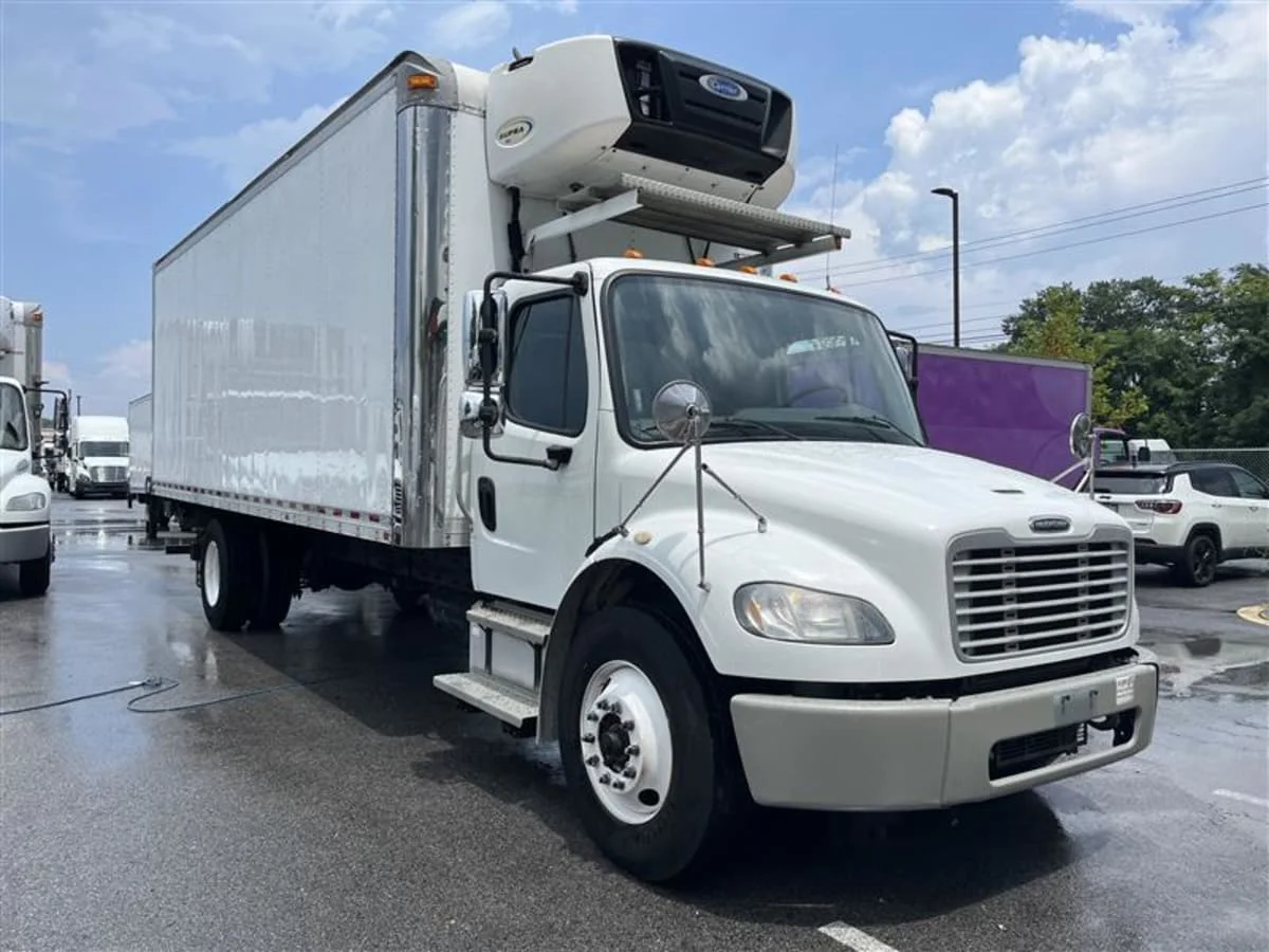 2017 Freightliner M2 106 - image 3