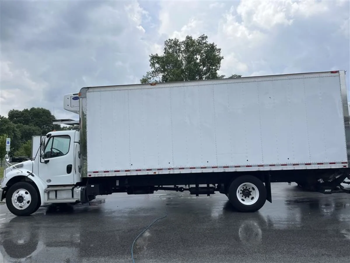 2017 Freightliner M2 106 - image 6