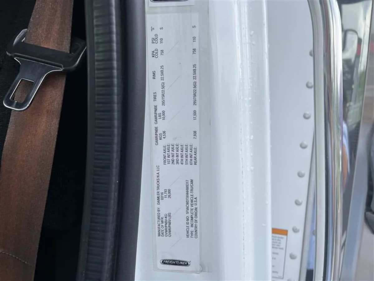 2017 Freightliner M2 106 - image 11