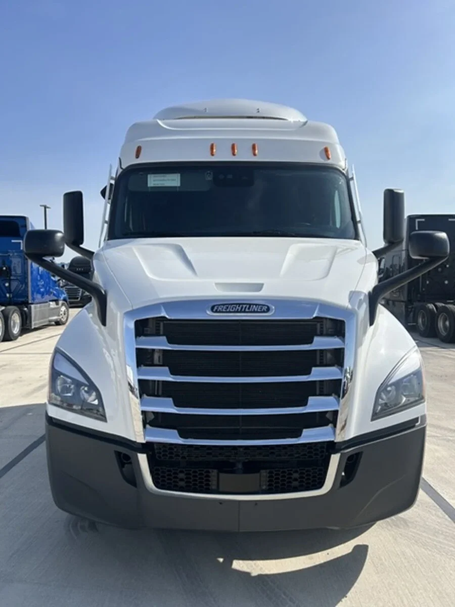 2022 Freightliner Cascadia — photo 5