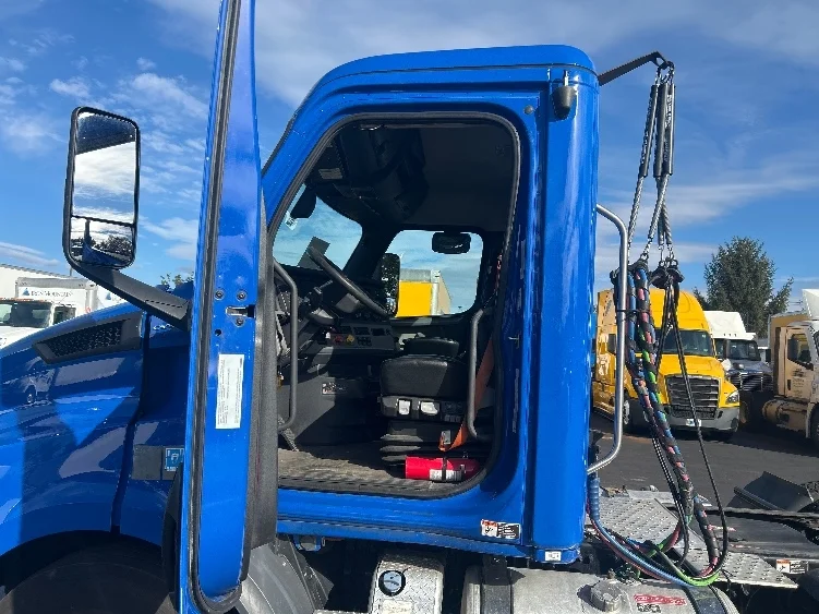 2019 Freightliner Cascadia in Swedesboro, NJ — photo 9