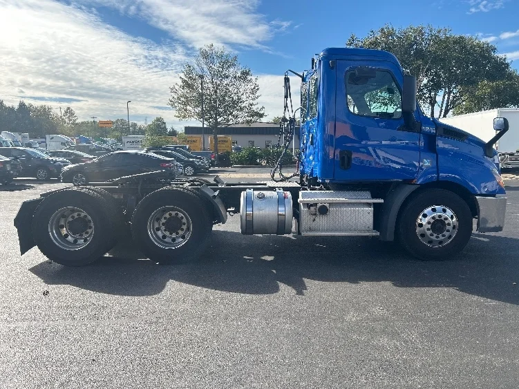 2019 Freightliner Cascadia in Swedesboro, NJ — photo 8