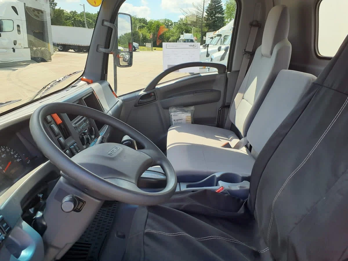 2016 Isuzu NPR - image 7