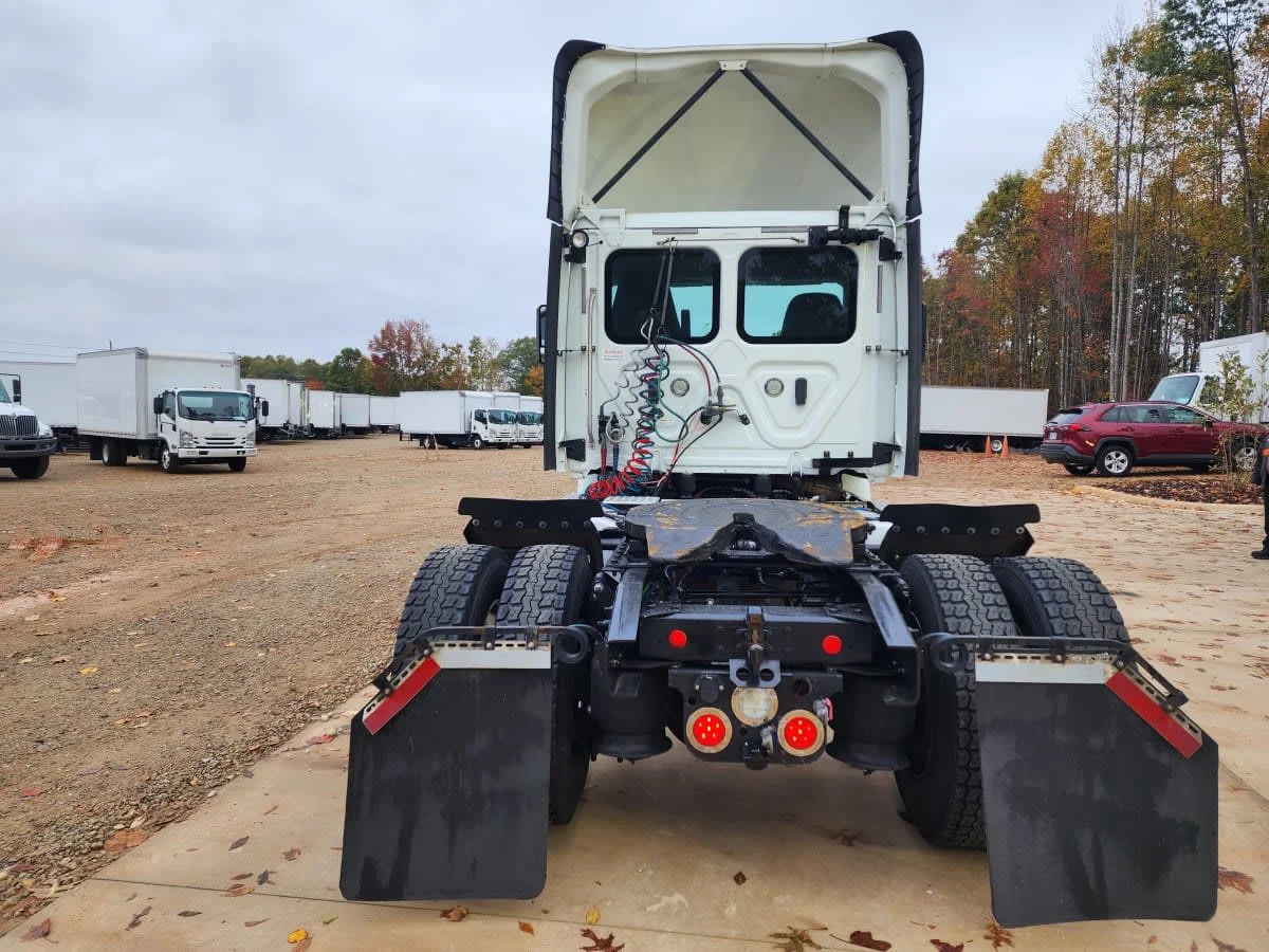 2018 Freightliner Cascadia in Greensboro, NC — photo 5