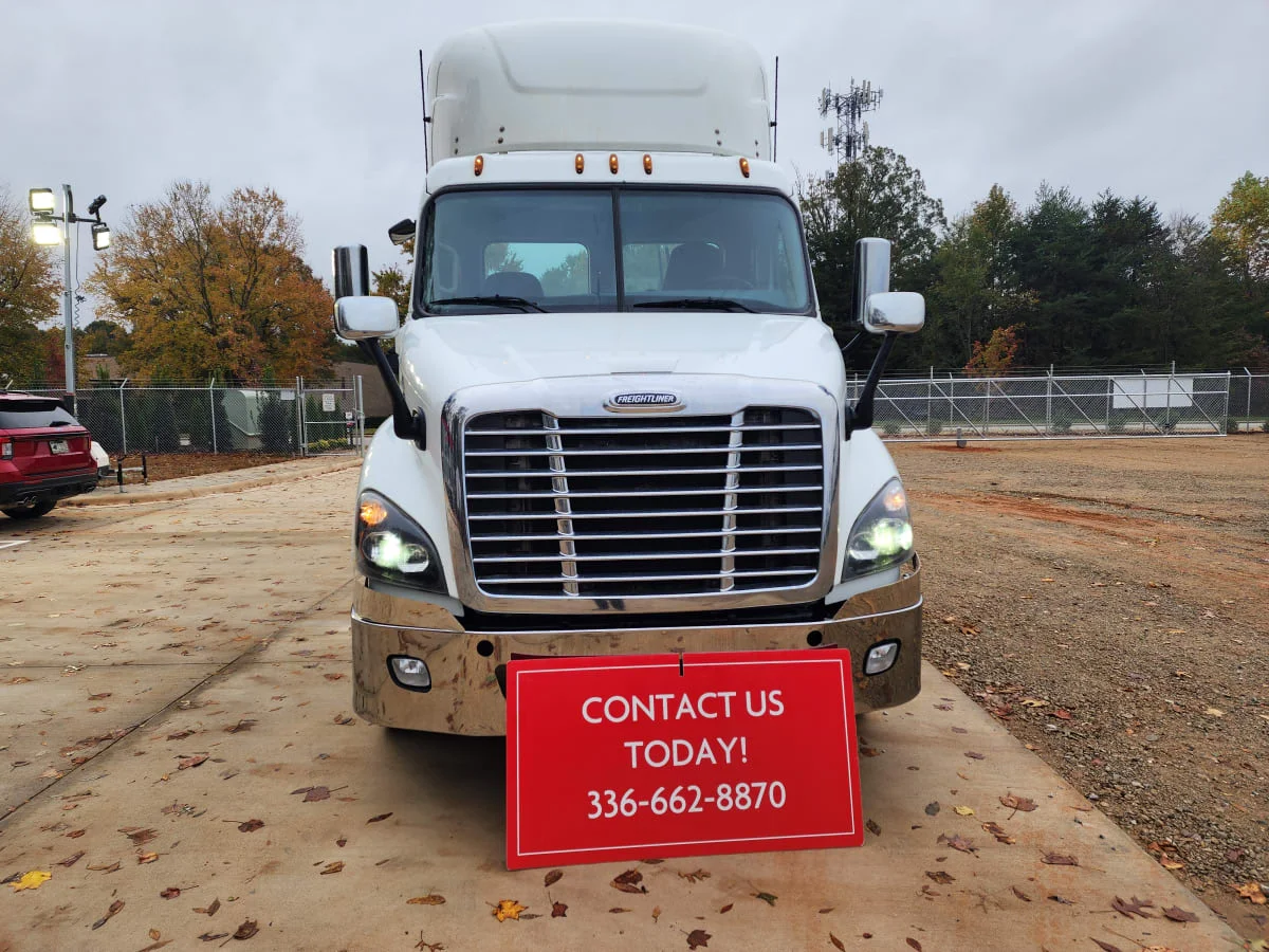 2018 Freightliner Cascadia in Greensboro, NC — photo 2