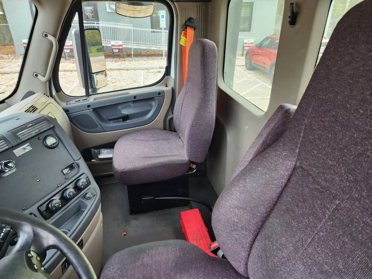 2018 Freightliner Cascadia in Greensboro, NC — photo 7