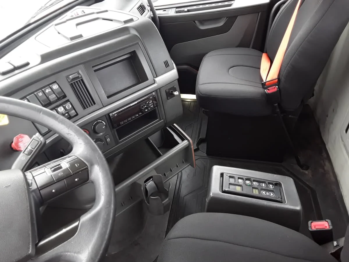 2019 Volvo VNL 860 in Montebello, CA — photo 7