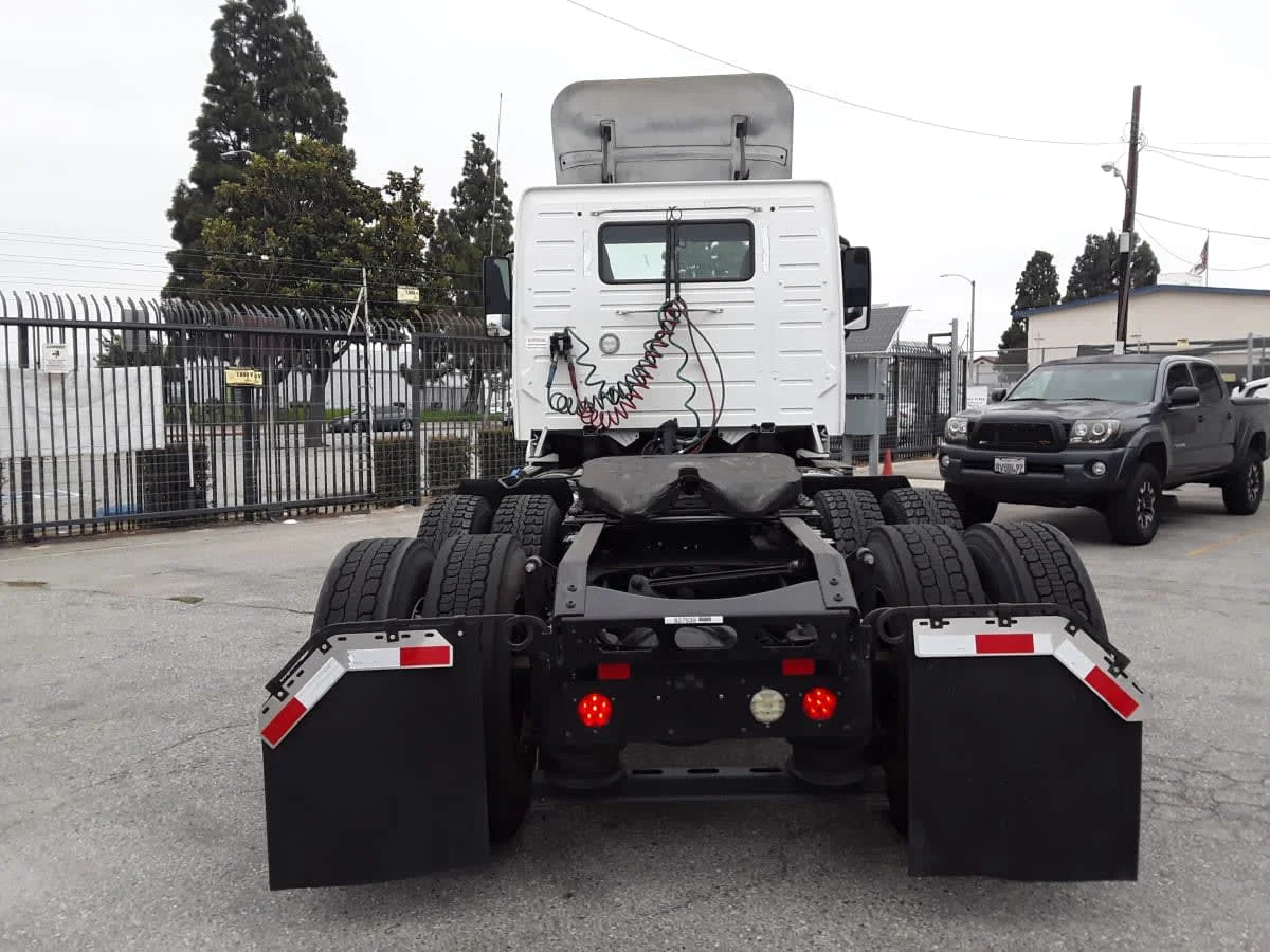 2019 Volvo VNL 860 in Montebello, CA — photo 5