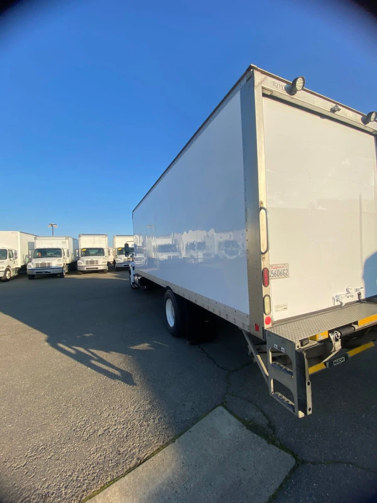 2018 International 4300 - image 6