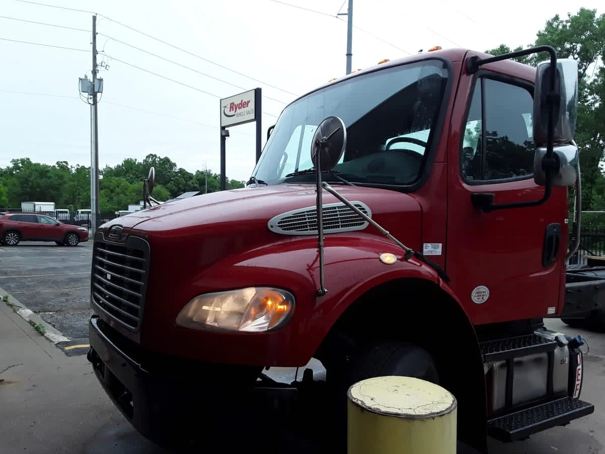 2019 Freightliner M2 106