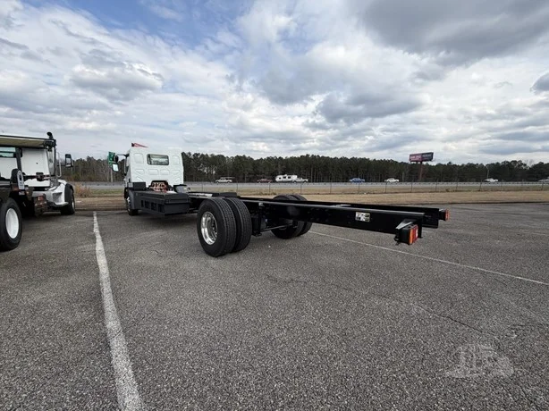 2025 Peterbilt 220EV in GA — photo 4