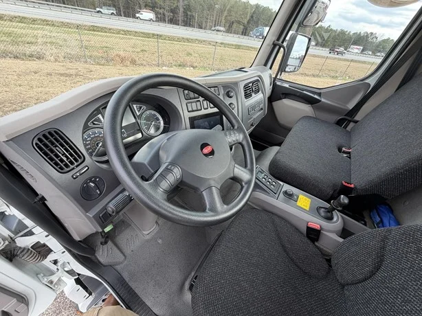 2025 Peterbilt 220EV in GA — photo 5