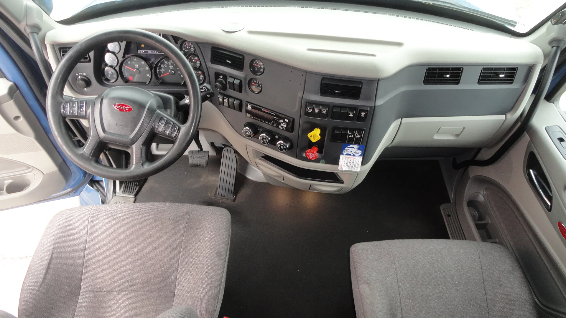 2021 Peterbilt 579 in O'fallon, MO — photo 6