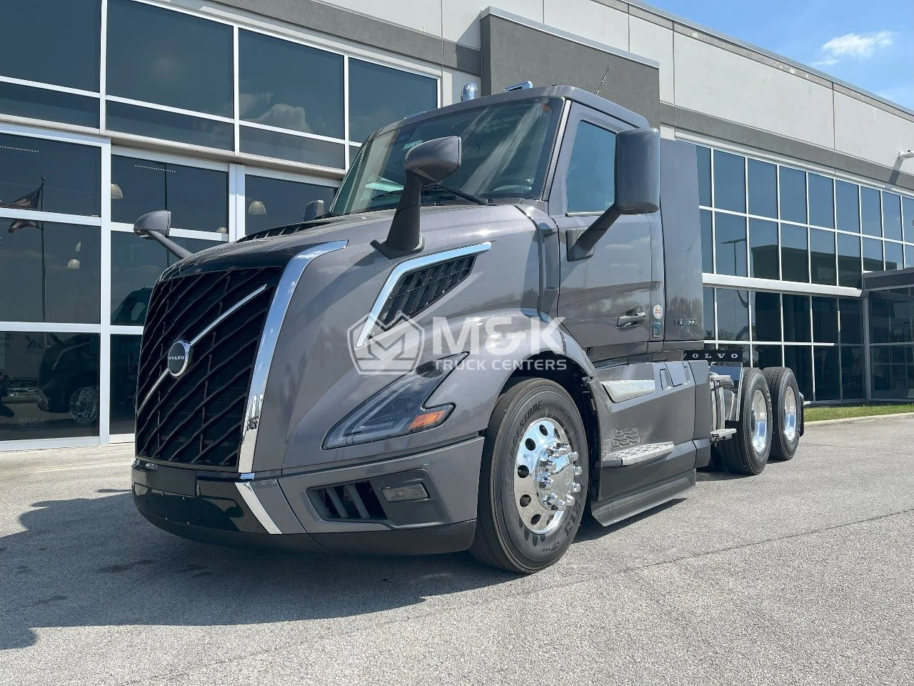 2026 Volvo VNL 300 in Pendleton, IN