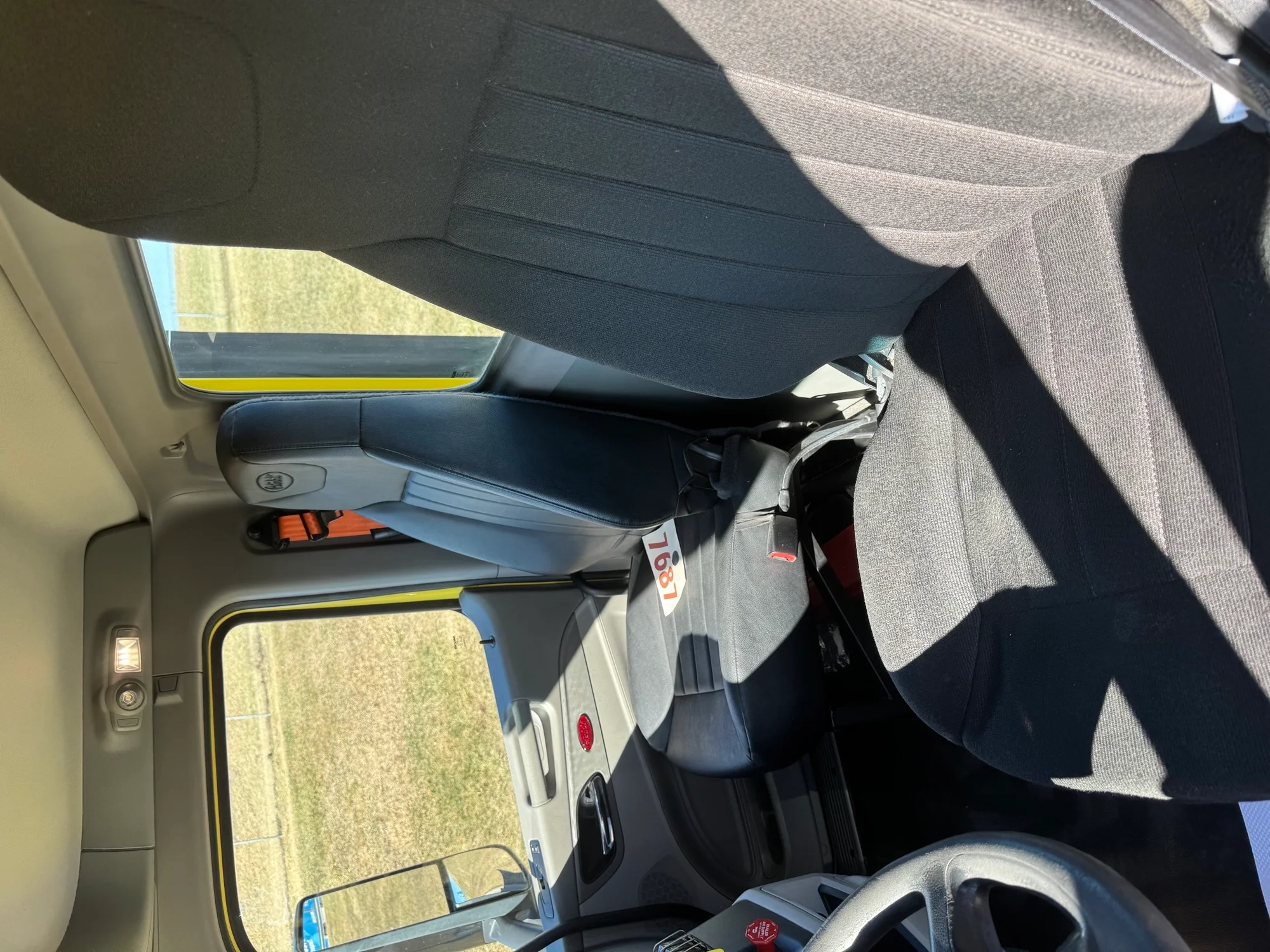 2021 Peterbilt 579 - image 6