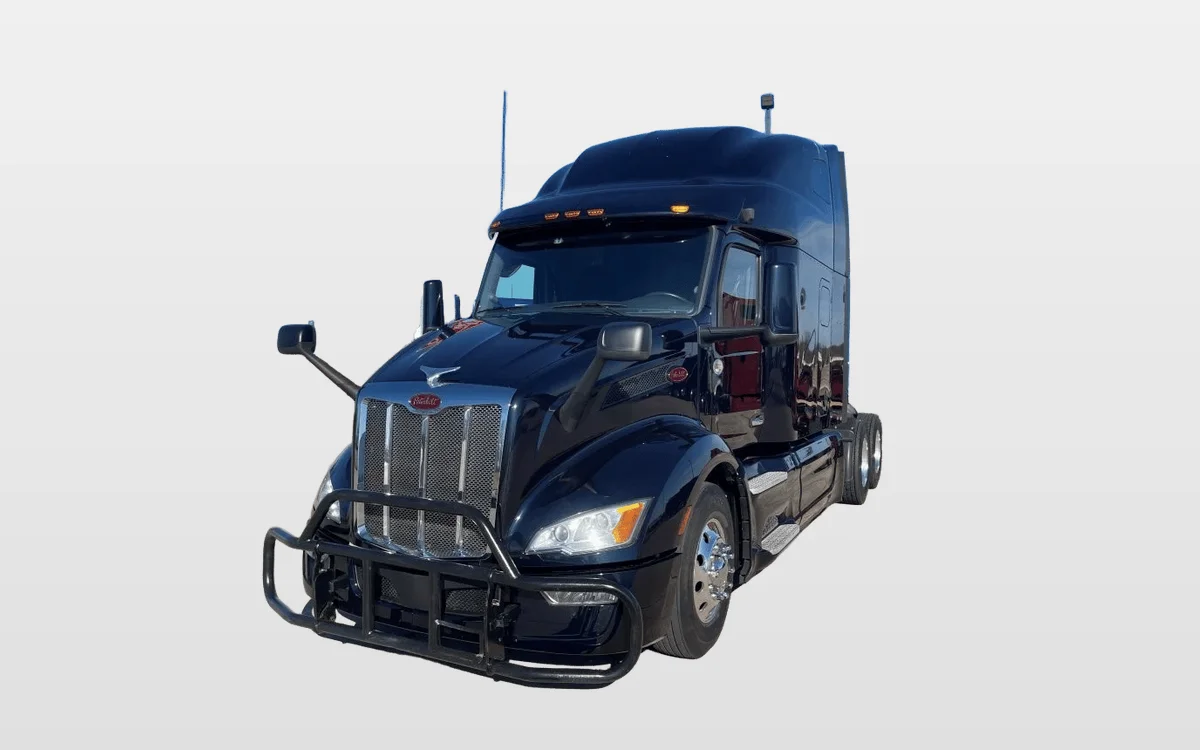 2023 PETERBILT 579 - image 1