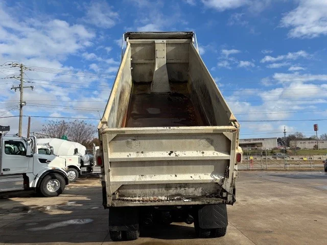 2017 Kenworth T880 - image 4