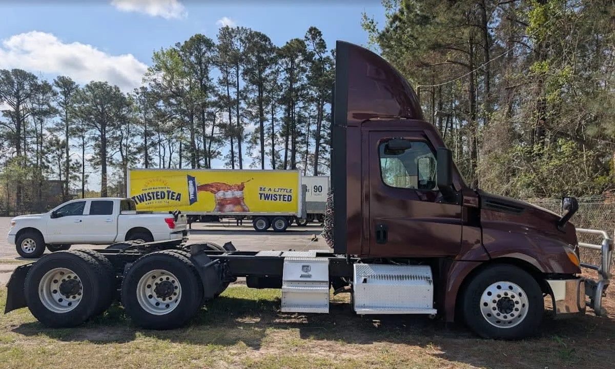 2020 Freightliner Cascadia in Charlotte, NC — photo 4