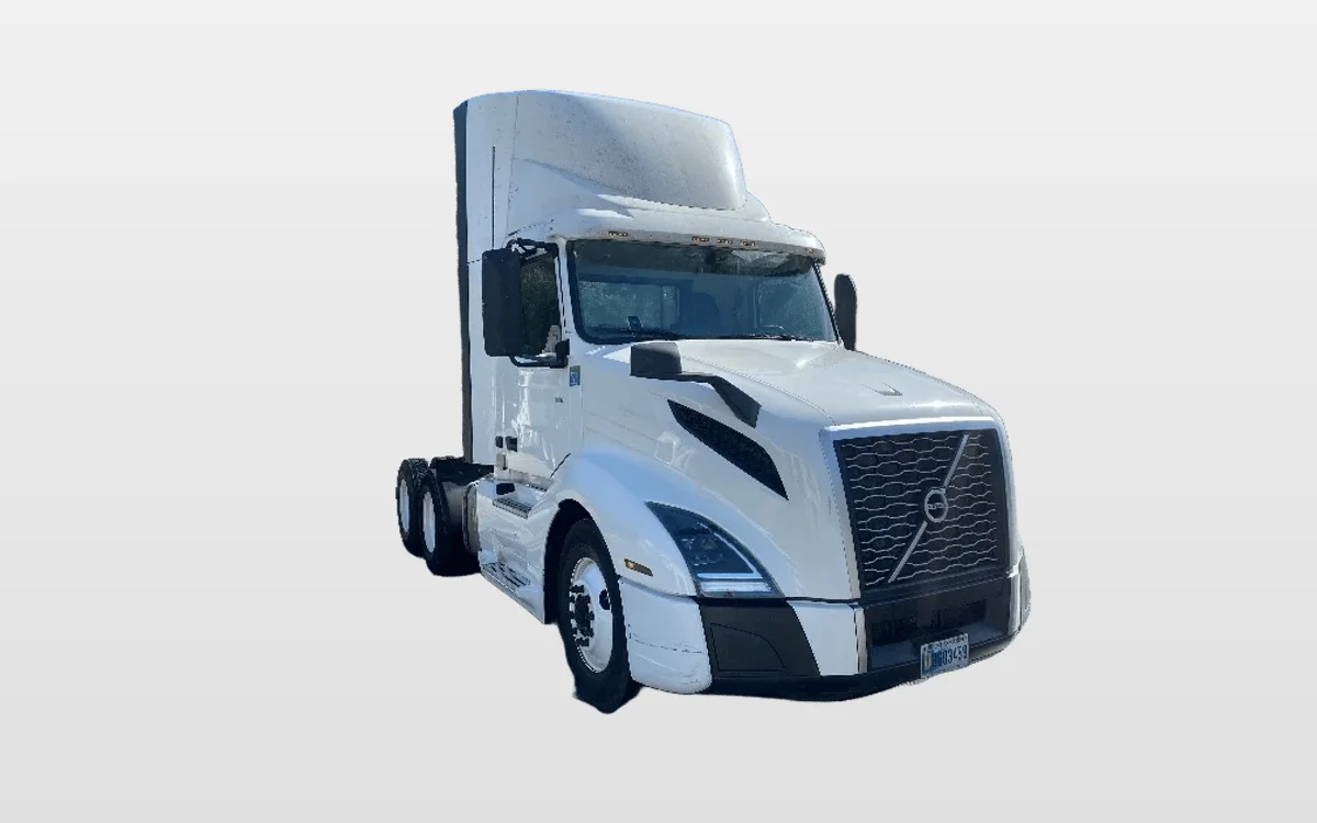 2020 Volvo - image 1