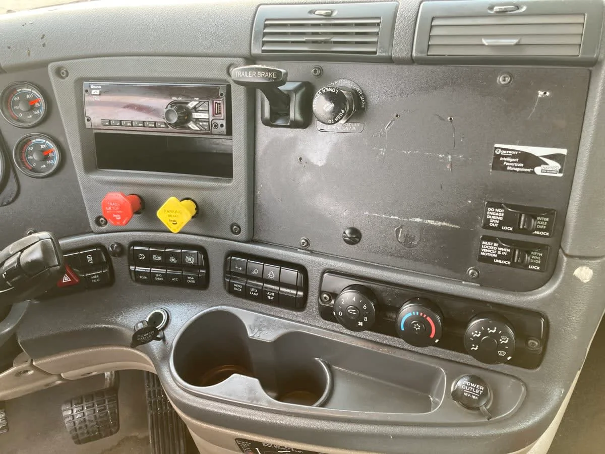 2019 Freightliner Cascadia in Springfield, MA — photo 11