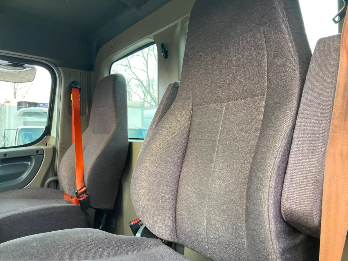 2019 Freightliner Cascadia in Springfield, MA — photo 10
