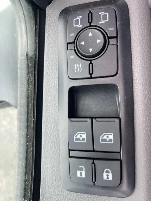 2025 International MV - image 8