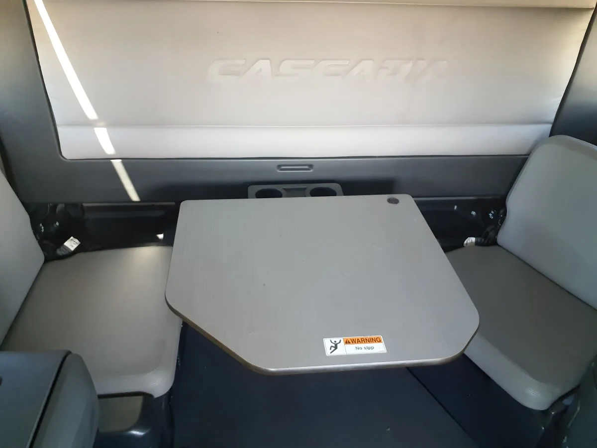 2020 Freightliner Cascadia in Wayland, MI — photo 10